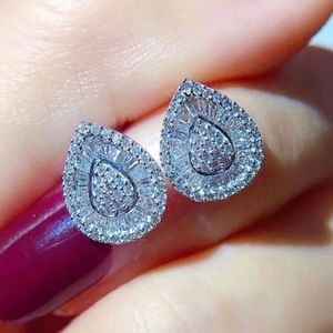 GLAMOROUS CUBIC ZIRCONIA STUDS